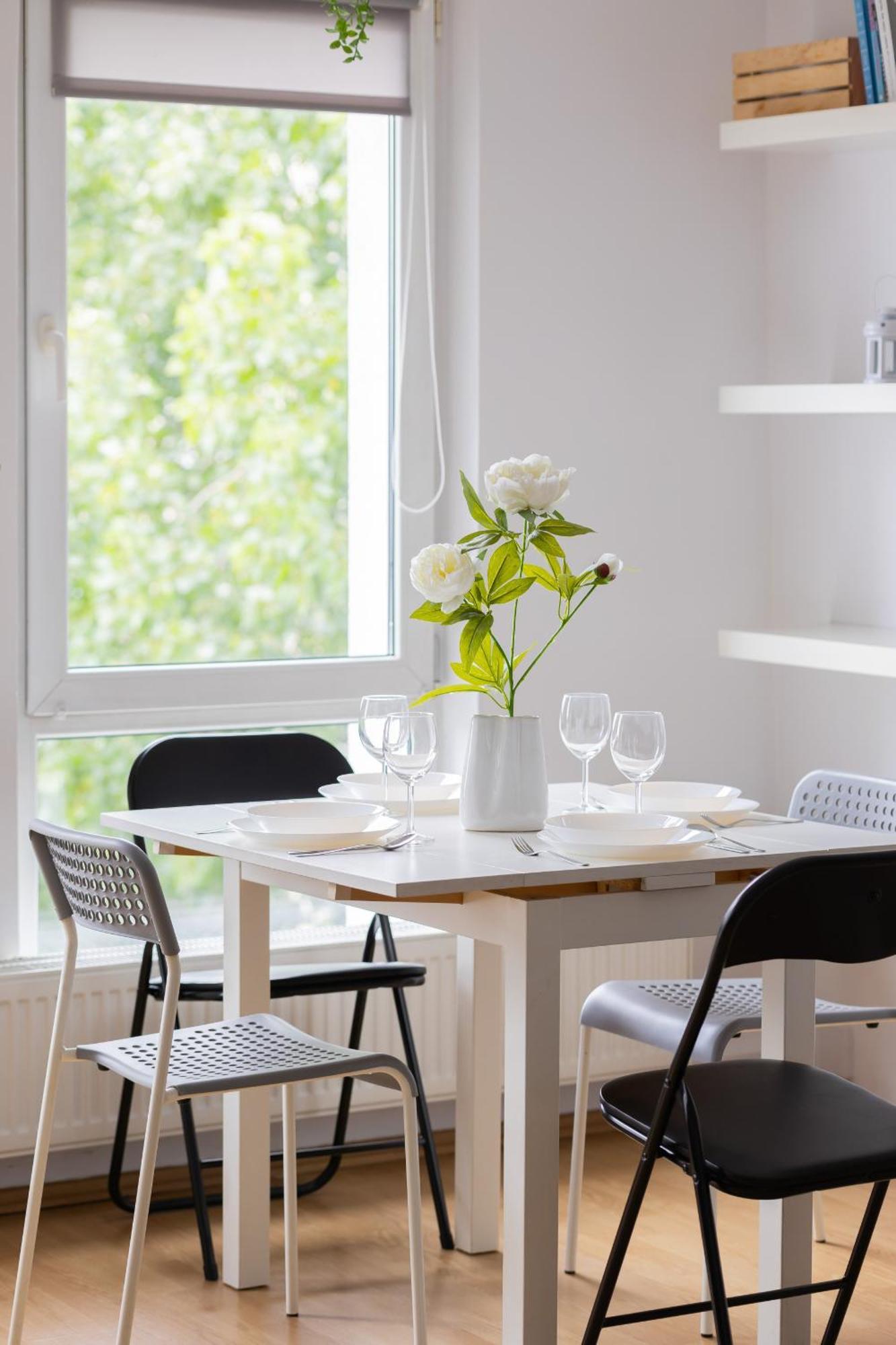 Rodzinne Studio Dla 4 Osob W Centrum Warszawy By Noclegi Renters Varsó Kültér fotó